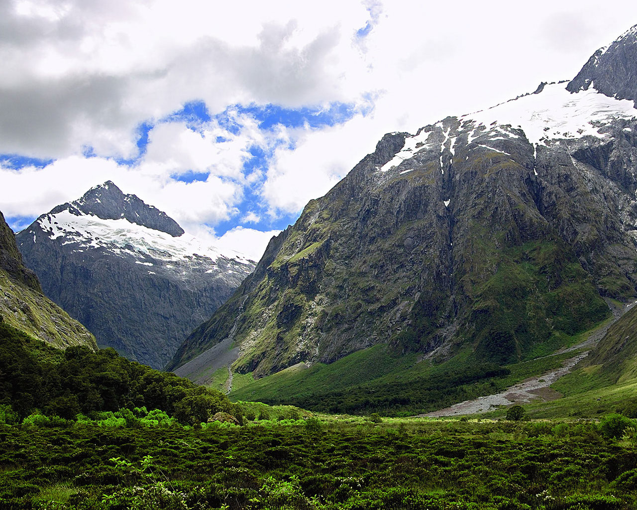 Earth-Mountain-23734